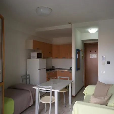 شقة فندقية Parmigianino 3*