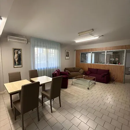 Parmigianino Apartmanhotel