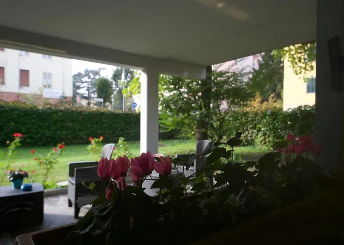 Parmigianino Apartments Aparthotel